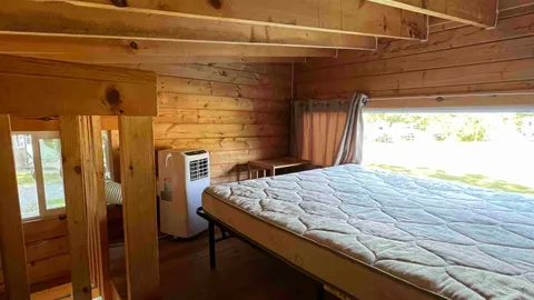Loft Cabin — image 3 of 3