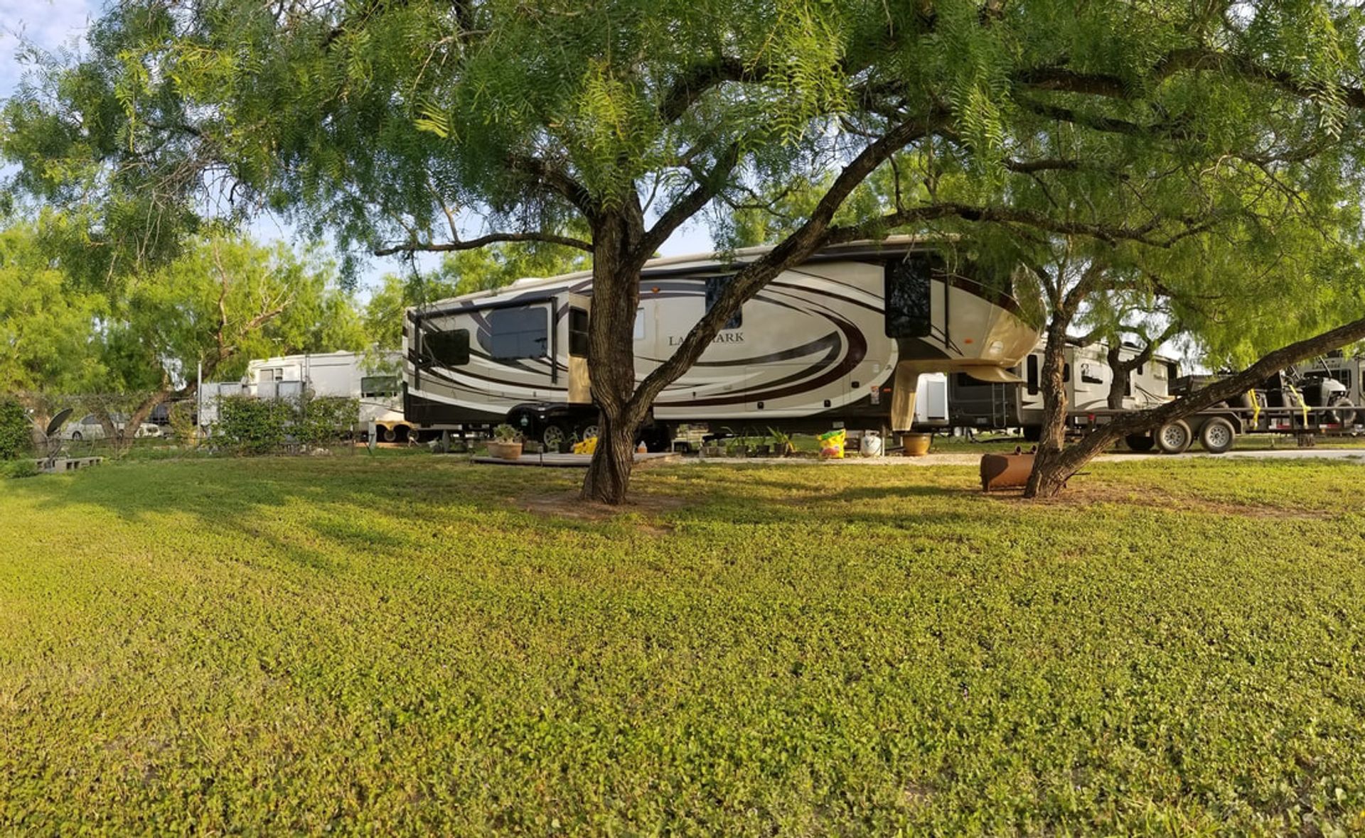 Big Mesquite RV Park, Three River, Texas