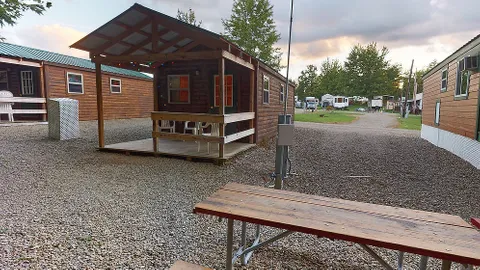 Deluxe Cabin 5 — image 1 of 7