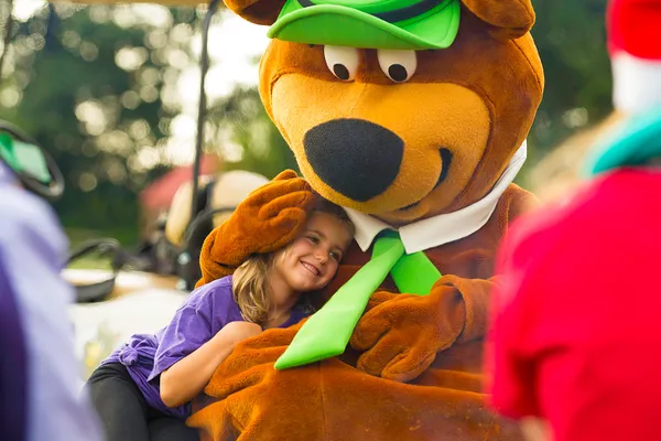 Wake Up, Yogi Bear™!