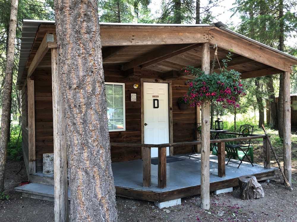 Rustic Cabin Queen