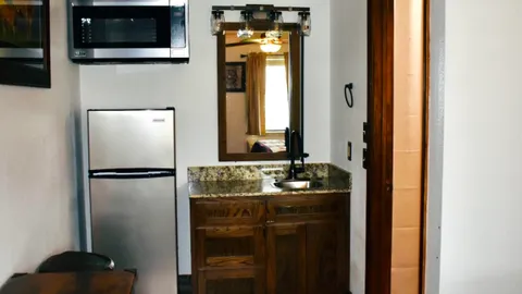 Single Bedroom — image 10 of 10
