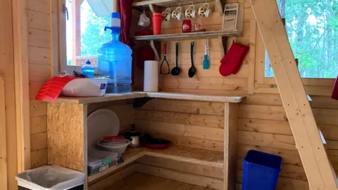 Rustic Cabin (with power) — image 8 of 8