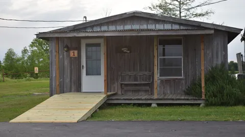 Cabin 1 — image 1 of 5