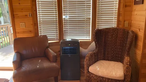 Deluxe Cabin — image 2 of 14