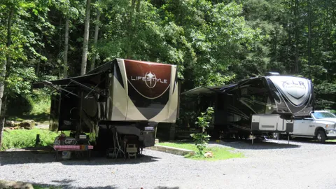 Creekside Big Rig RV Site 20/30/50 AMP — image 2 of 4