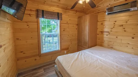 Deluxe Cottage — image 14 of 14