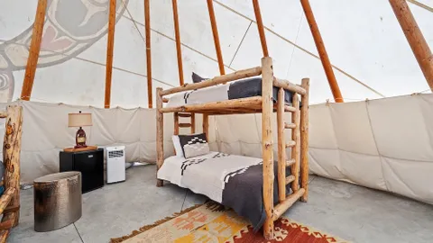 26' Tipi Lakeside — image 5 of 5