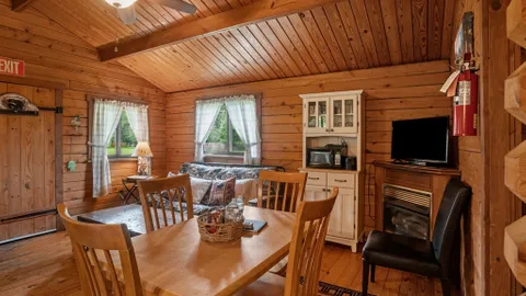 Allegheny Cabin — image 2 of 7