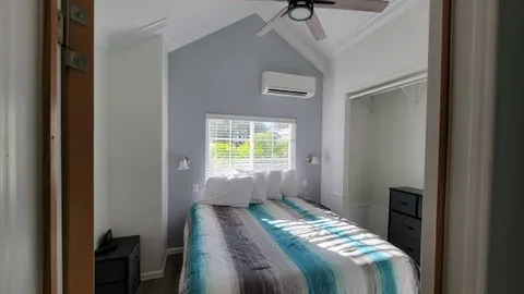Keys Cottage with Sleeping Loft Sleeps 7 — image 2 of 5