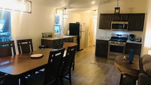Dockside Vacation Rental — image 2 of 9