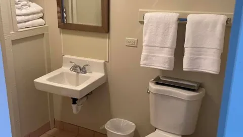 Motel Room — image 2 of 6