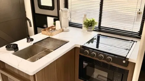 Luxe Bunkhouse RV — image 2 of 11