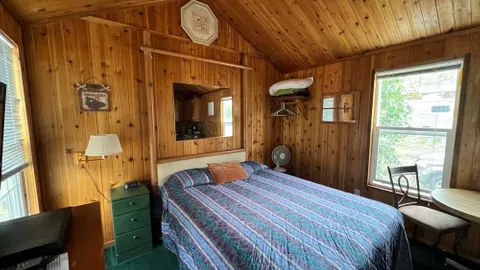 Cabin 09 Gemini — image 2 of 7