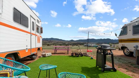 Orange Beauty - Vintage Motorhome — image 31 of 31