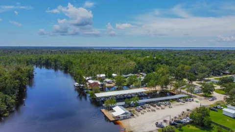 20/30/50 Amp Waterfront Full Hookup Back-In RV Site — image 2 of 4