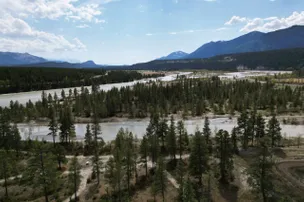 Black Sheep Camp Kootenay River – photo 2
