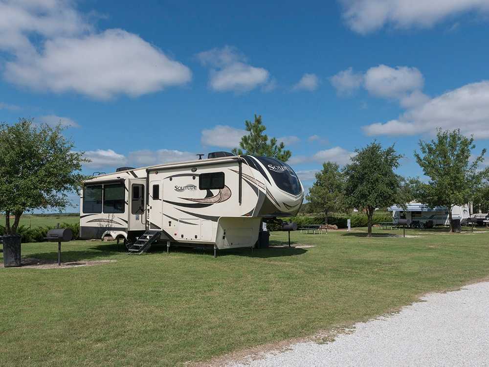 Great Escapes RV Park at Elgin - Photo 3
