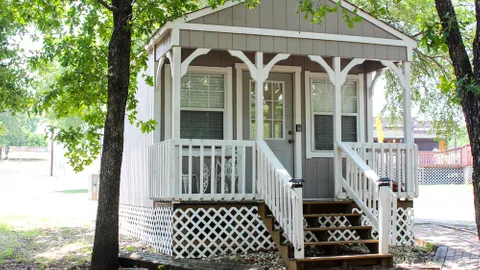 Cabin 1 — image 1 of 13