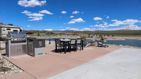 Premium Lakefront RV Site Full Hookup 30/50 Back in — image 2 of 4