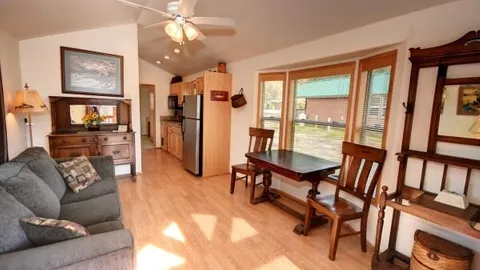 4 Person Riverside South Fork Cabin — image 8 of 8