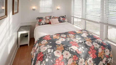Standard Rental 2 Bedroom — image 11 of 11