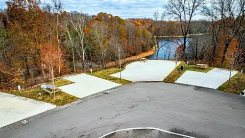 FHU Lakeview Back-In RV Site — image 1 of 6