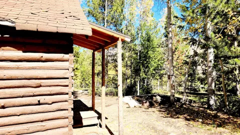 Cabin 4 (Sleeps 6) — image 10 of 10
