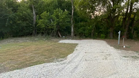Shaded Premium Back-In RV Site — image 1 of 3