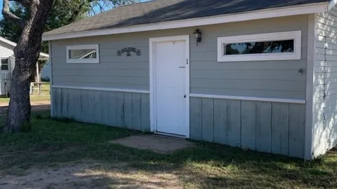 One Bedroom Cabin — image 1 of 5