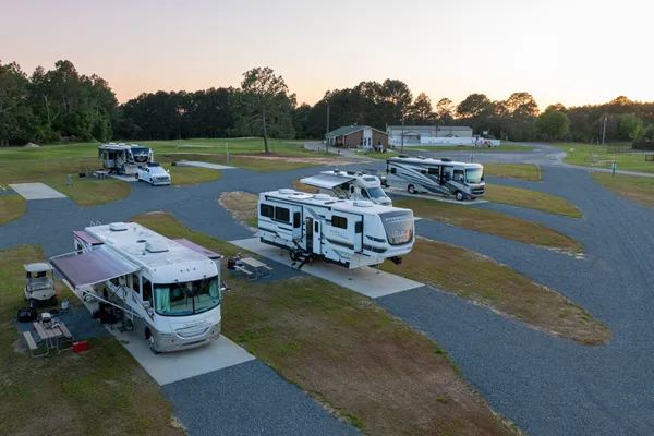 Wanee Lake Golf & RV Resort – photo 1