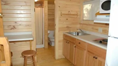 Preferred Deluxe Cabin — image 2 of 4