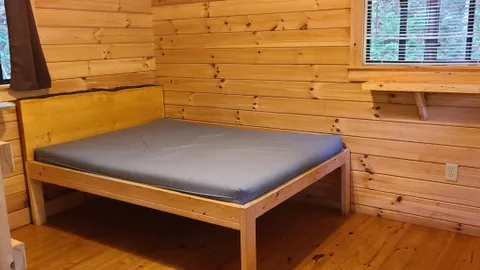 Cabin- One Room, Wooded — image 2 of 10
