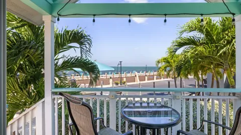 Waterfront Keys Cottage with Sleeping Loft Sleeps 7 — image 1 of 10