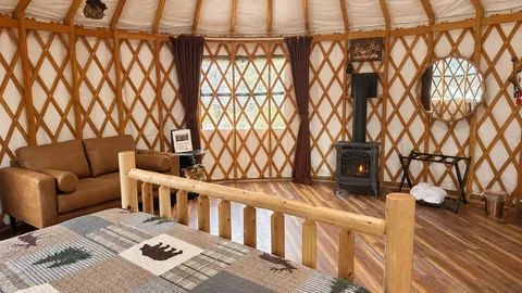 Yurt Y3 –Lumberjack with King Size Bed | Sleeps 2 — image 2 of 18