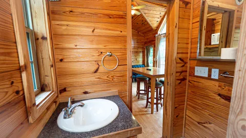 Lodges — image 2 of 9