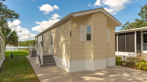 Platinum 1 Bedroom Lake View Rental — image 1 of 7