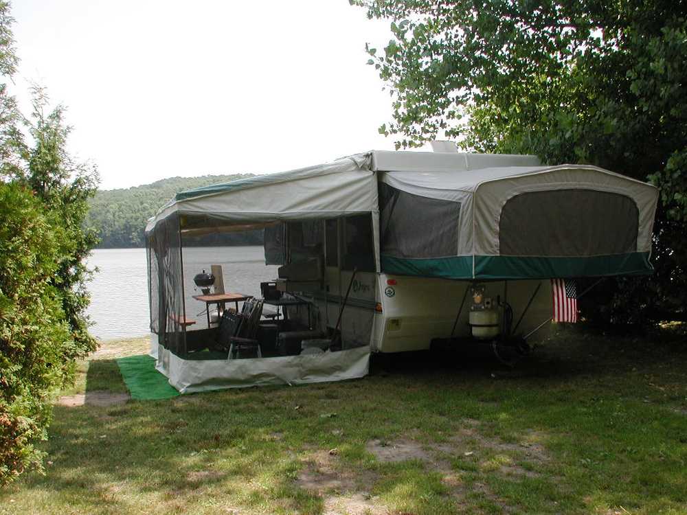 Lakefront Water/Electric Popup or Tent Site