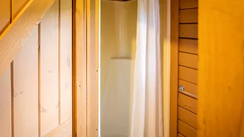 Comfort Cabin — image 2 of 13