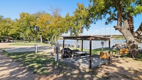 Lake View / PALM TREE PREMIER RV Site — image 2 of 2