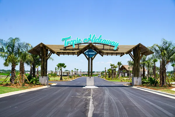 Tropic Hideaway RV Resort – photo 1