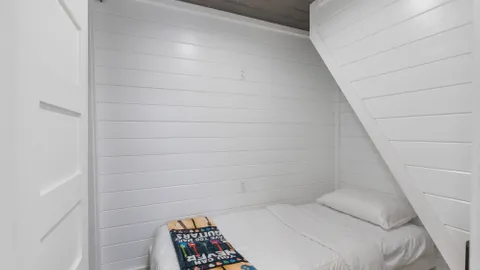 Tiny Home 218 - Then Sings my Soul — image 2 of 24