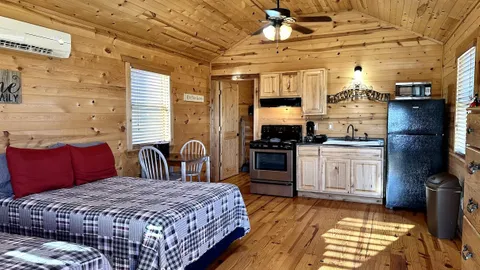 EFFICIENCY CABIN — image 6 of 6