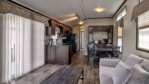 Lakeview Rental Cottage 2 Bedroom — image 12 of 12