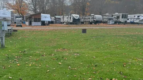 Front Row- Standard Pull-Through RV Site (W&E only) 30 Amp — image 2 of 4