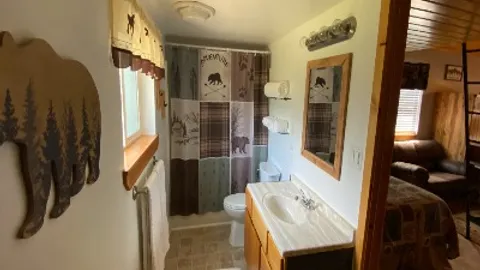 Deluxe Blue Cabin — image 2 of 5
