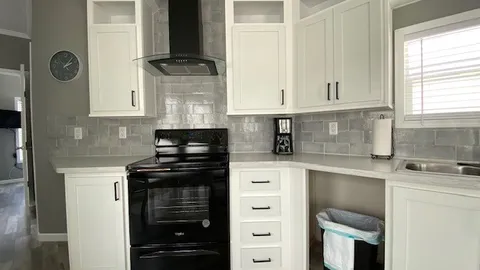 Premium Rental 1 Bedroom — image 2 of 6