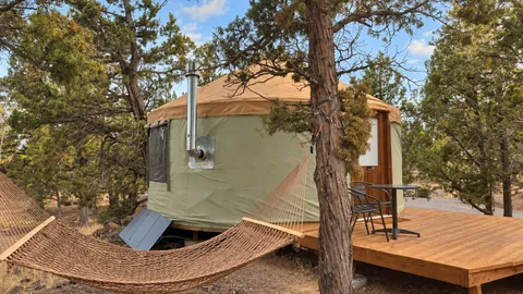 Yurt Y5 - The Observatory | Lava Rim Deck Views | Queen Bed | Sleeps 2 — image 2 of 18