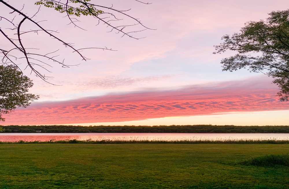 Accommodating Bay, Prince Edward County, Ontario - Photo 2