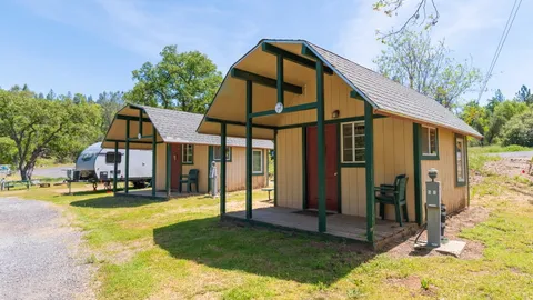 Basic Cabin — image 1 of 6